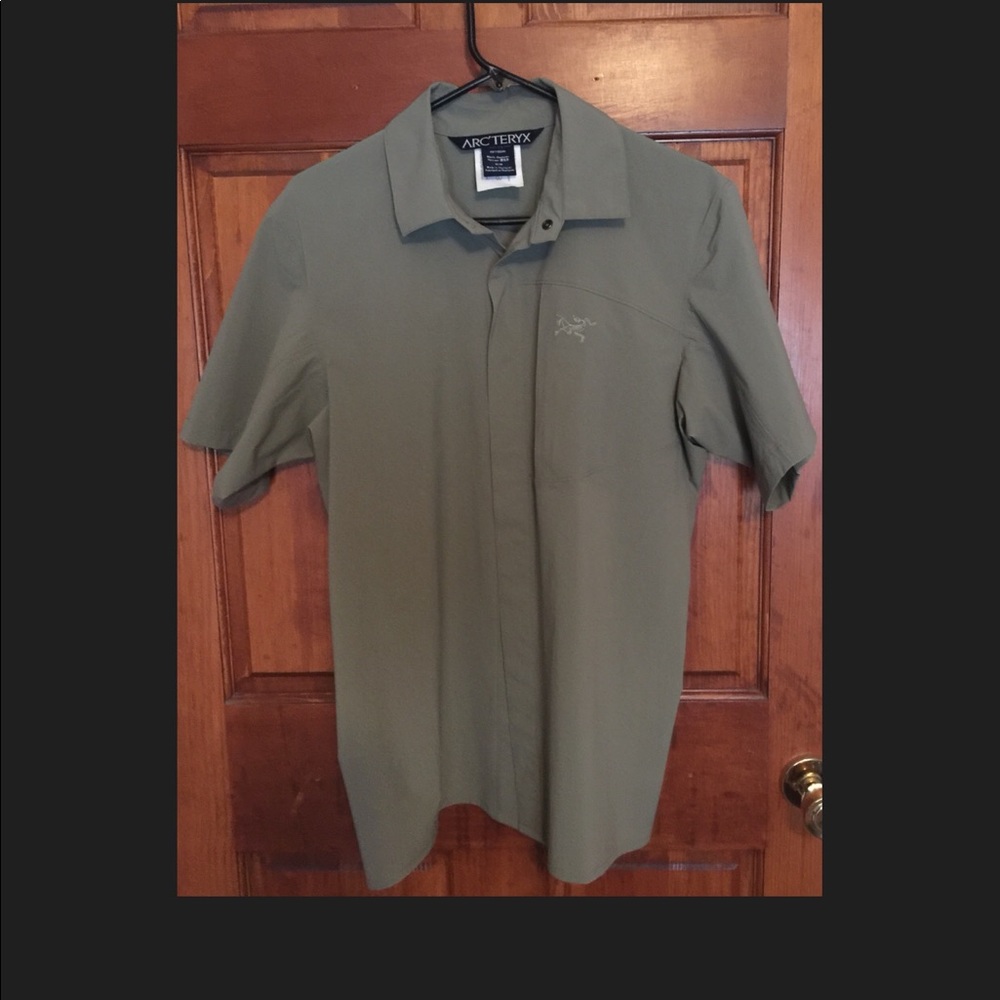 Arc’teryx Men’s button down Polo shirt